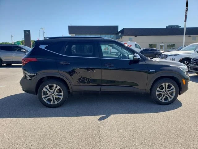 Used 2021 Black Kia S image 5