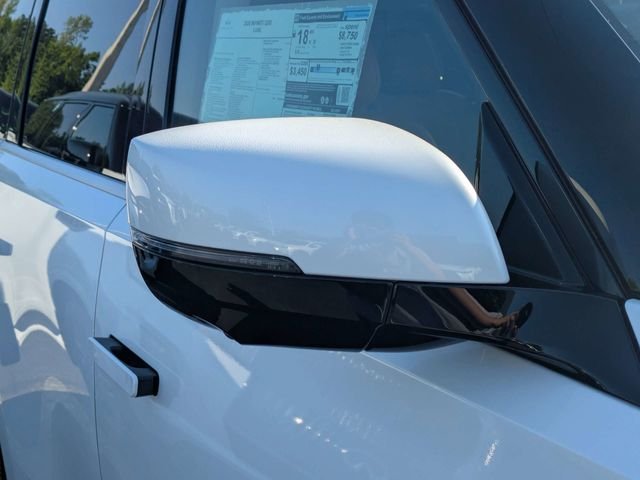 New 2026 RADIANT WHITE INFINITI Luxe 2WD image 10
