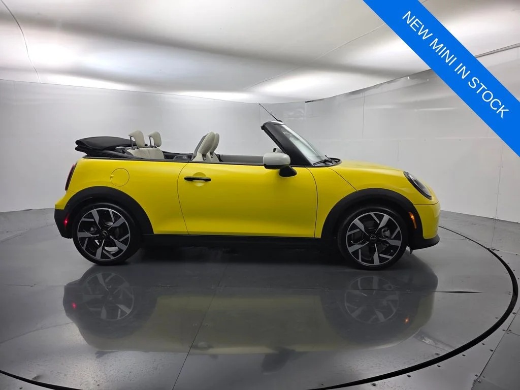 New 2026 Yellow MINI Signature Plus image 3