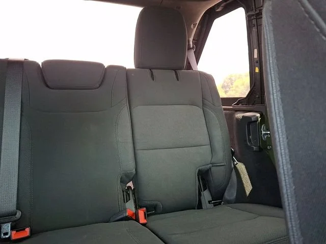 Used 2021 Green Jeep Sport Altitude 4x4 image 14