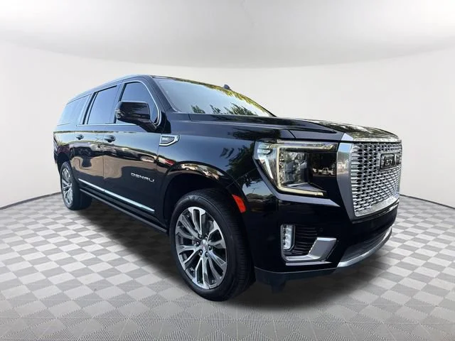 Used 2022 ONYX BLACK GMC Denali image 3