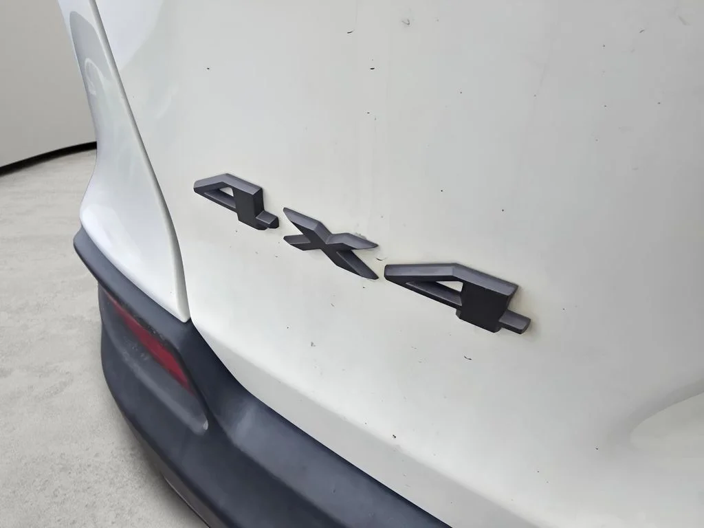 Used 2019 Pearl White Pearlcoat Jeep Trailhawk image 11