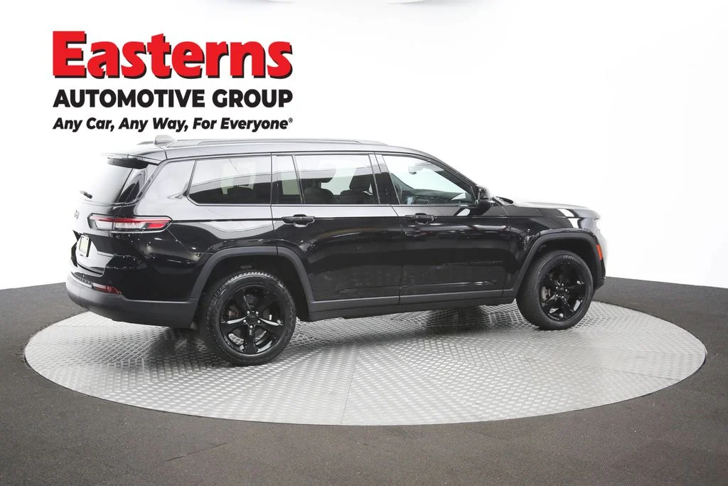 Used 2023 Black Jeep Altitude image 44