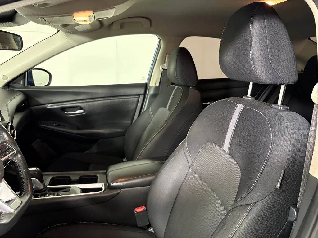 Used 2021 Blue Nissan SV image 18