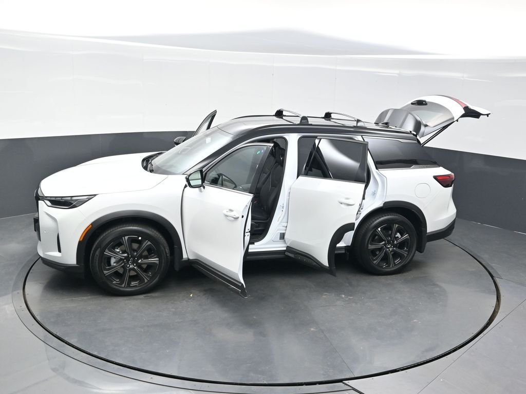 New 2027 2T RAD WHT INFINITI Autograph AWD image 50