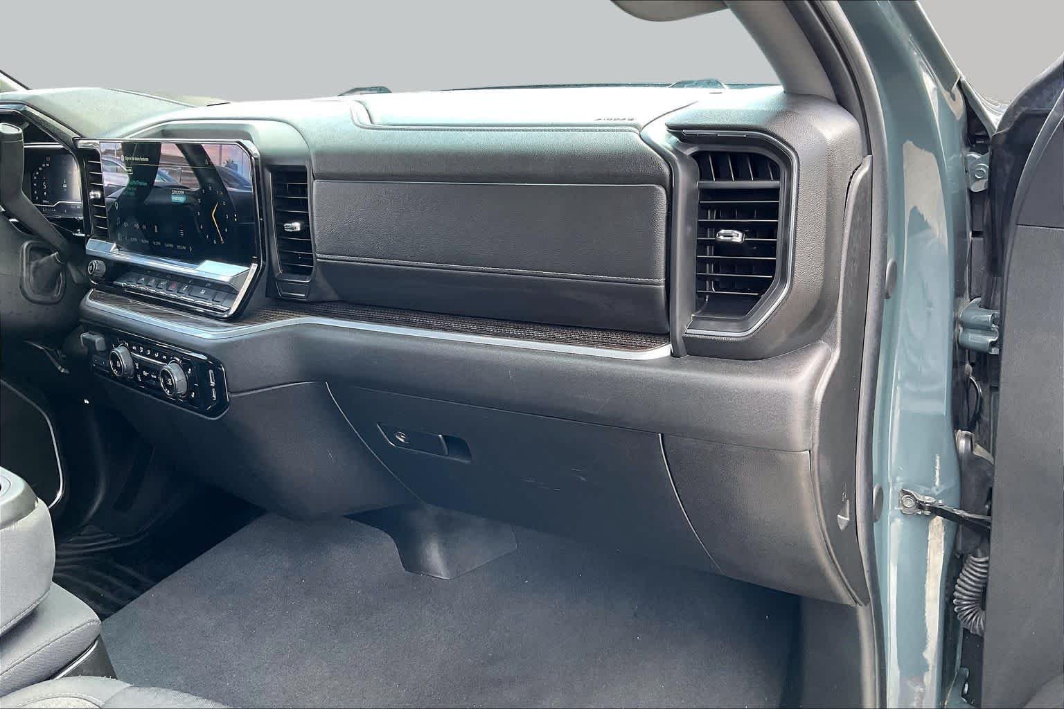 Used 2025 Cypress Gray Chevrolet LT image 16