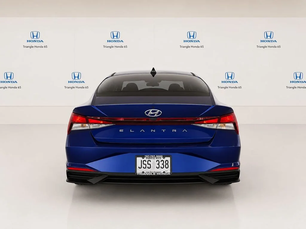 Used 2021 Blue Hyundai SE image 5