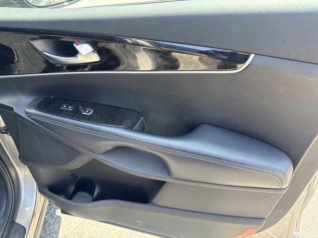 Used 2017 Titanium Silver Kia LX image 24