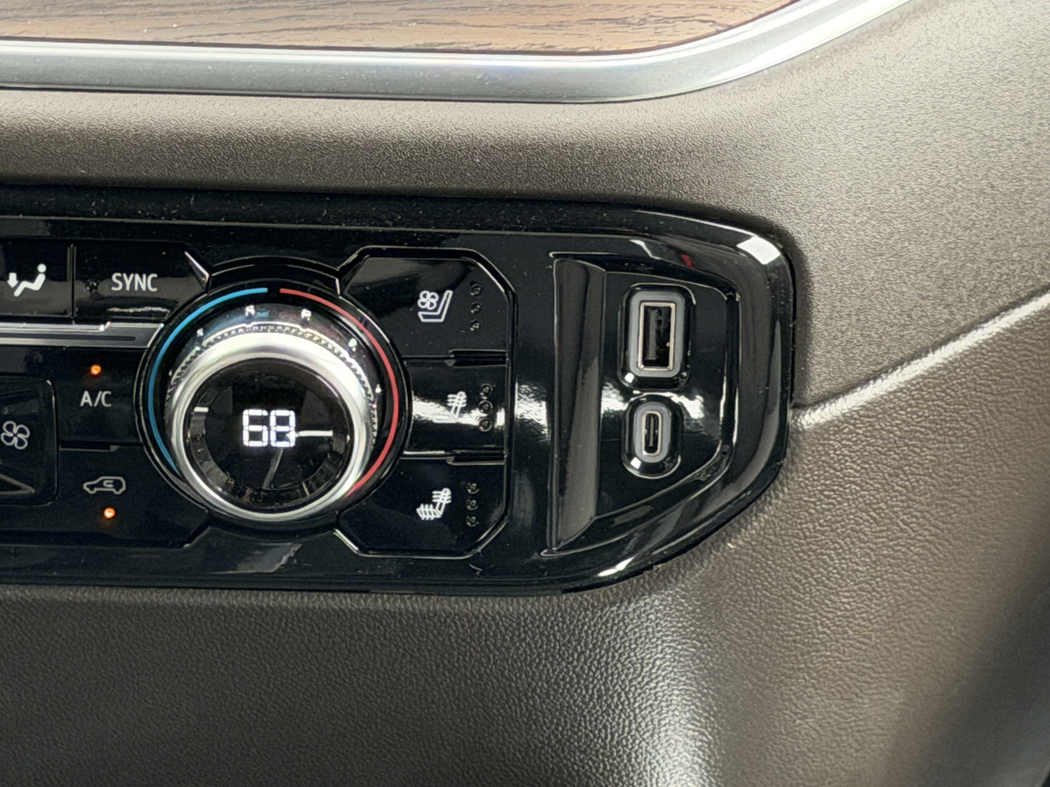 2026 GMC Sierra 1500 SLT - Photo 32