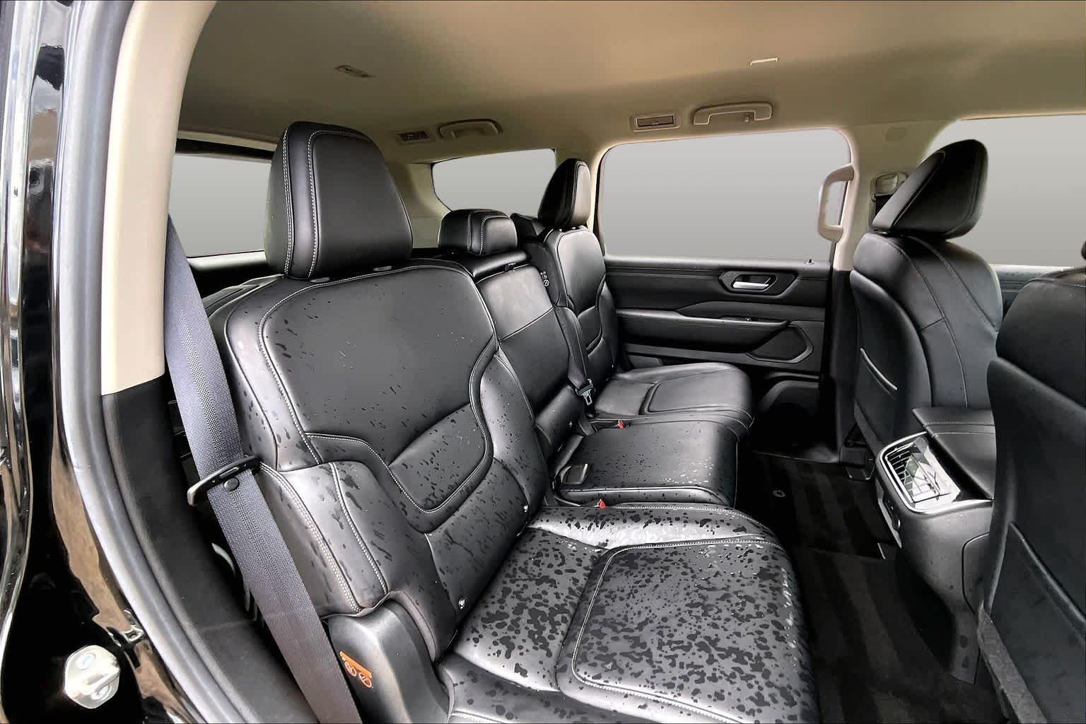 Used 2025 Super Black Nissan SV image 21