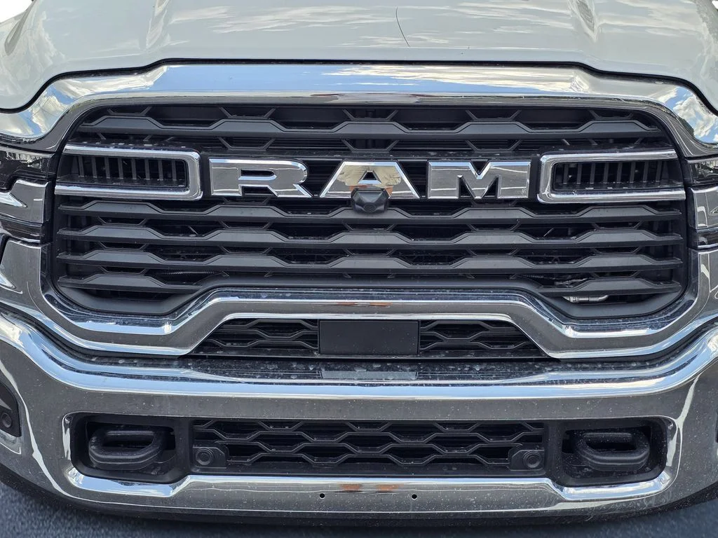New 2026 Bright White Clear-Coat Exterior Paint RAM Tradesman image 3