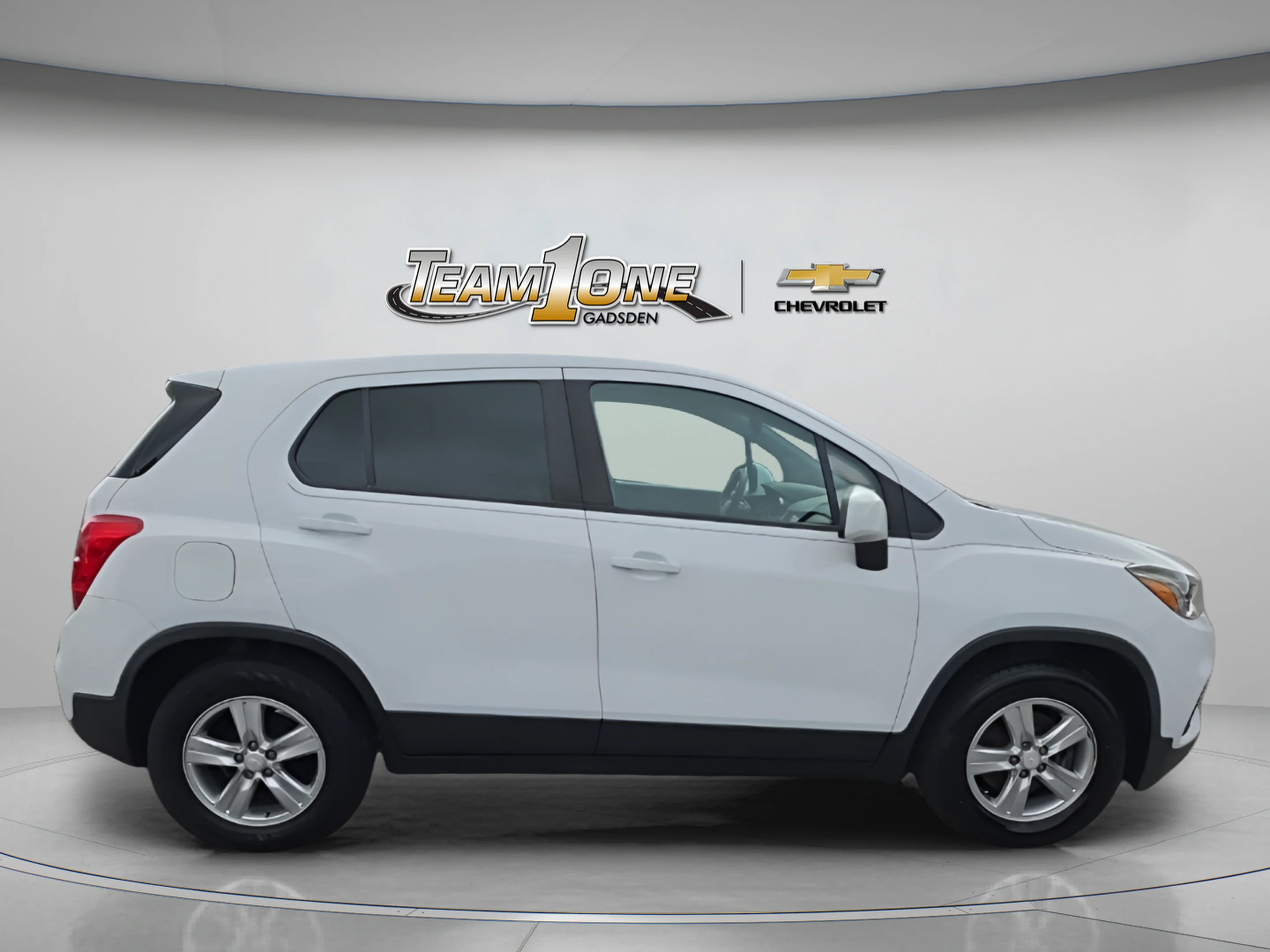 Used 2020 SUMMIT WHITE Chevrolet LS image 8