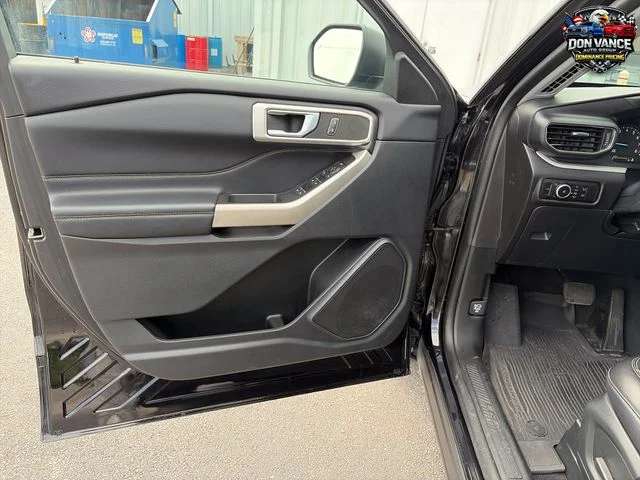 Used 2023 Black Ford XLT image 12