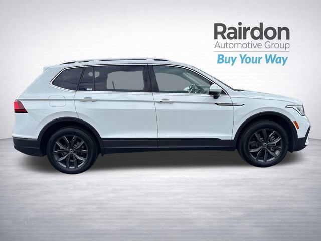Used 2022 Pure White Volkswagen SE image 8