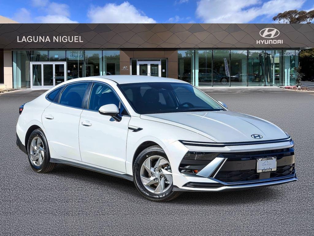 New 2026 White Hyundai SE image 1