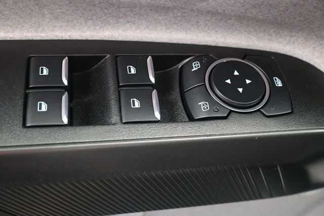 New 2026 Carbonized Gray Metallic Ford XLT image 7