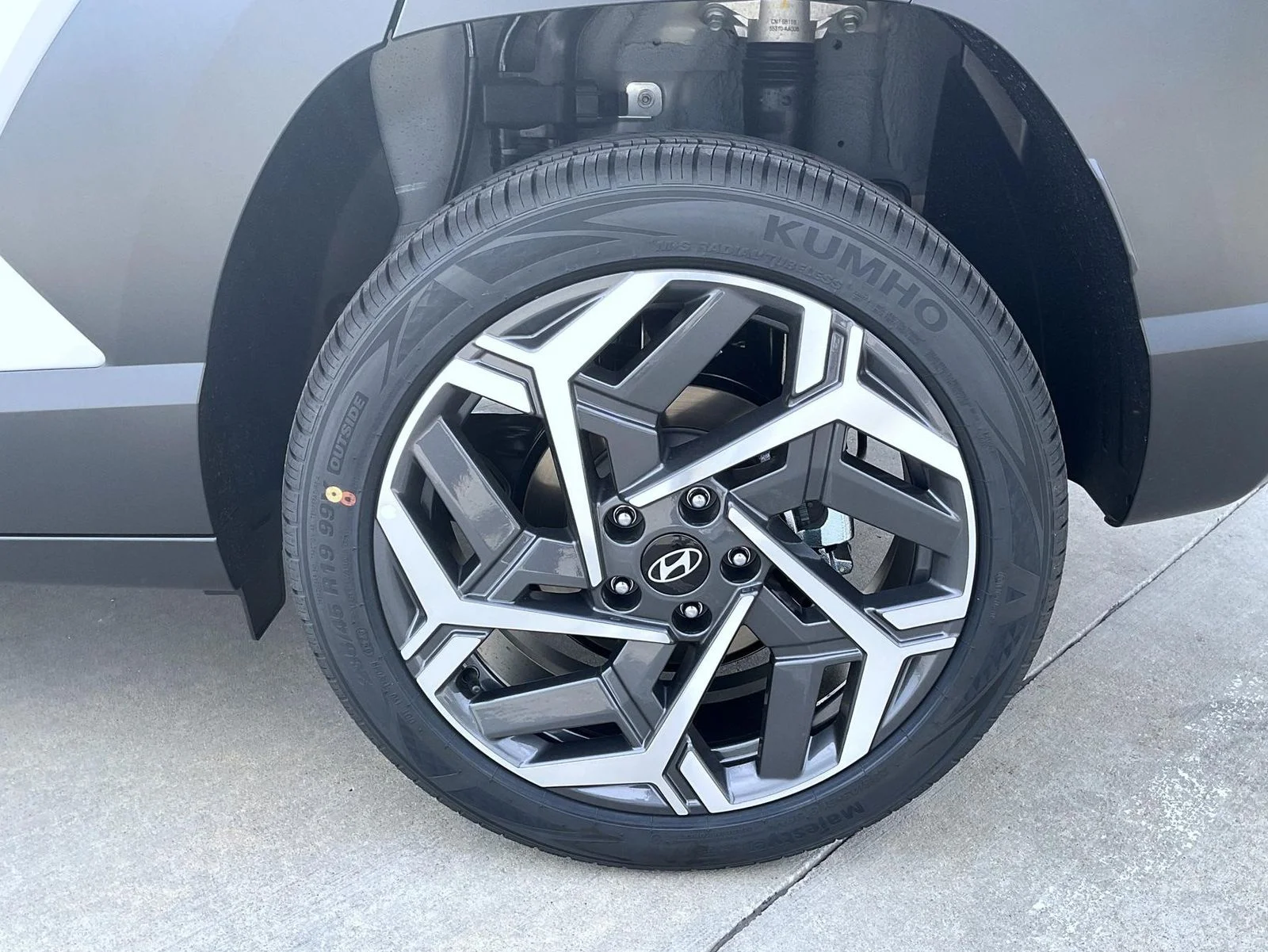 New 2026 Gray Hyundai SEL Premium image 22