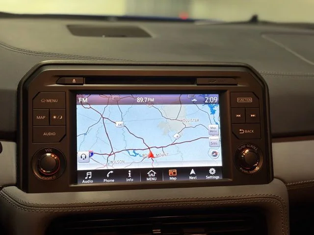 Used 2020 Blue Nissan Premium image 29