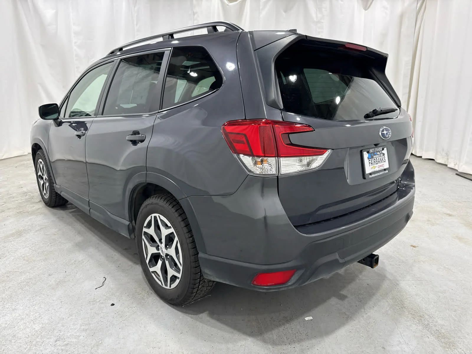 Used 2023  Subaru Premium image 3