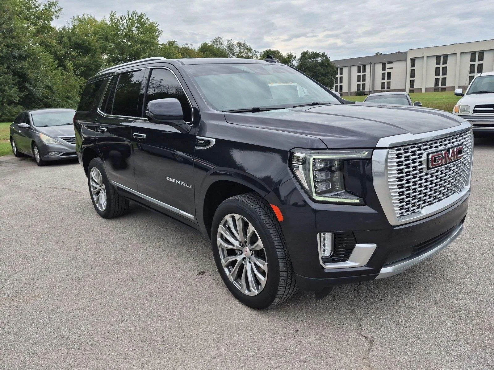 Used 2024 Onyx Black GMC Denali image 7