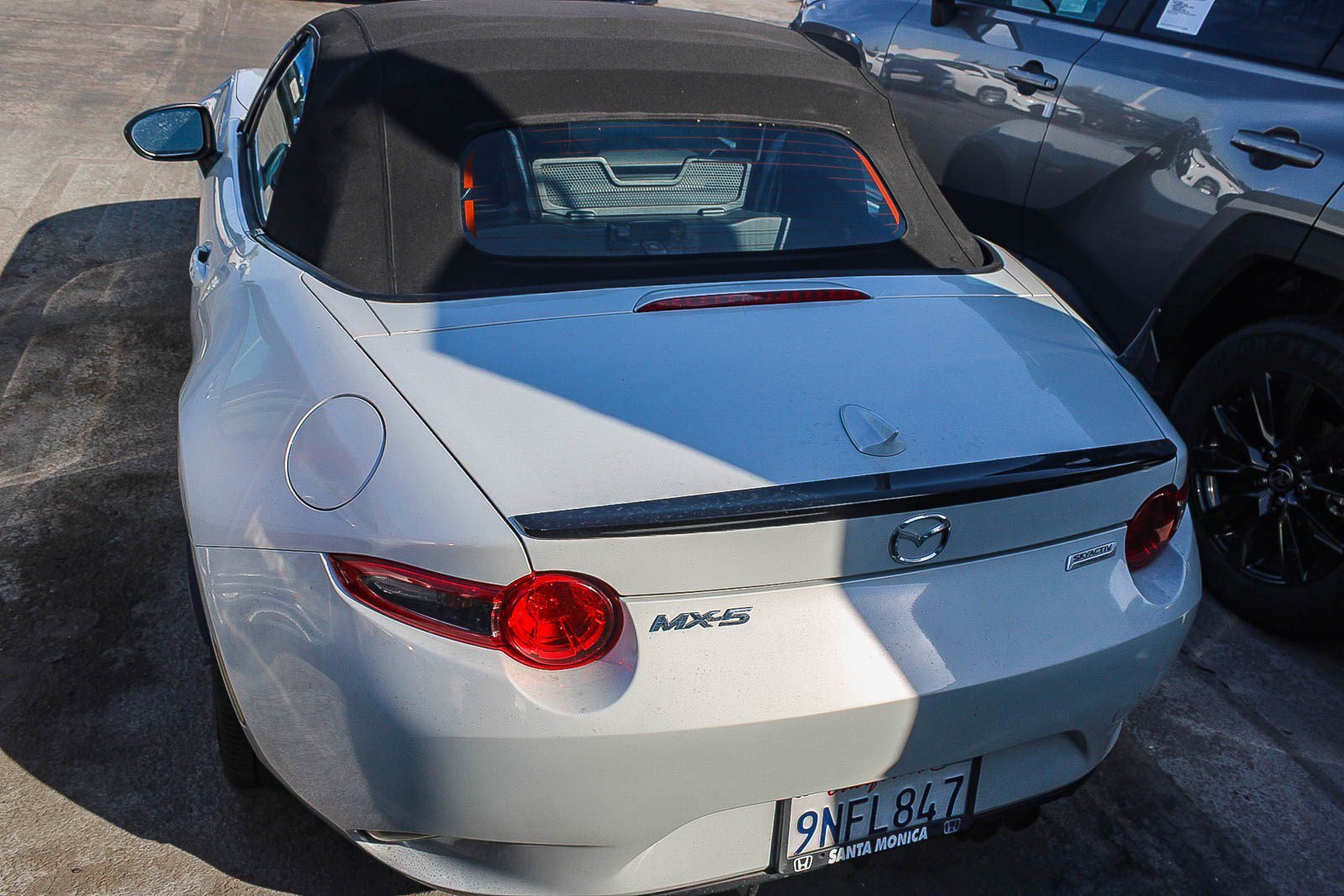 Used 2016 Ceramic Metallic Mazda Club image 12