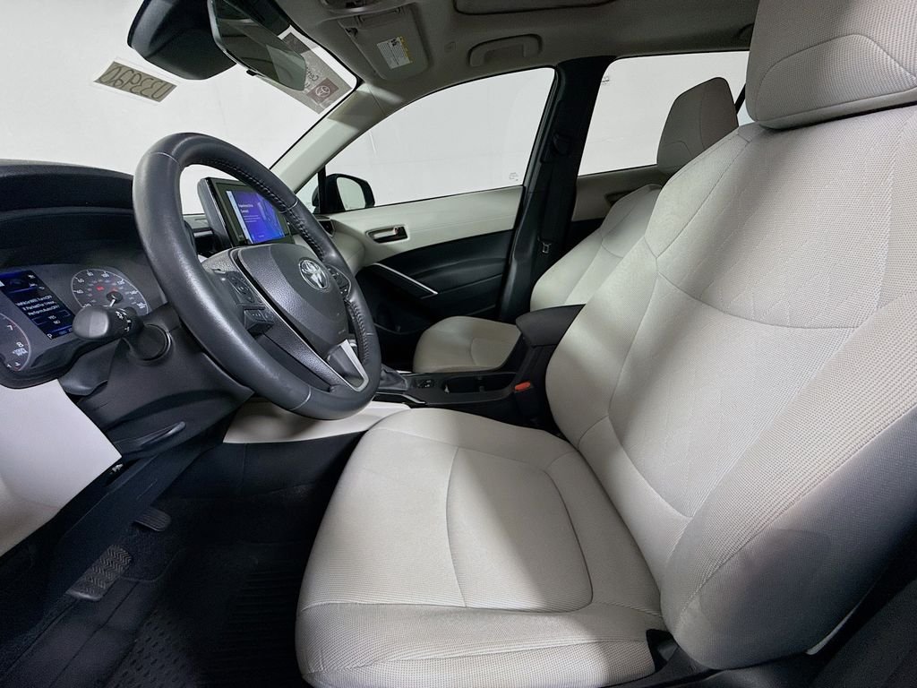 Used 2025 Jet Black Toyota LE image 21