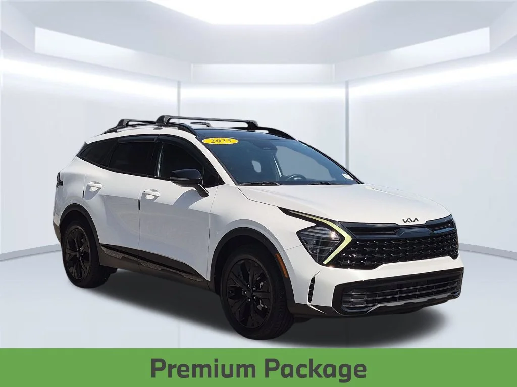 Used 2025 White Kia X-Line image 10