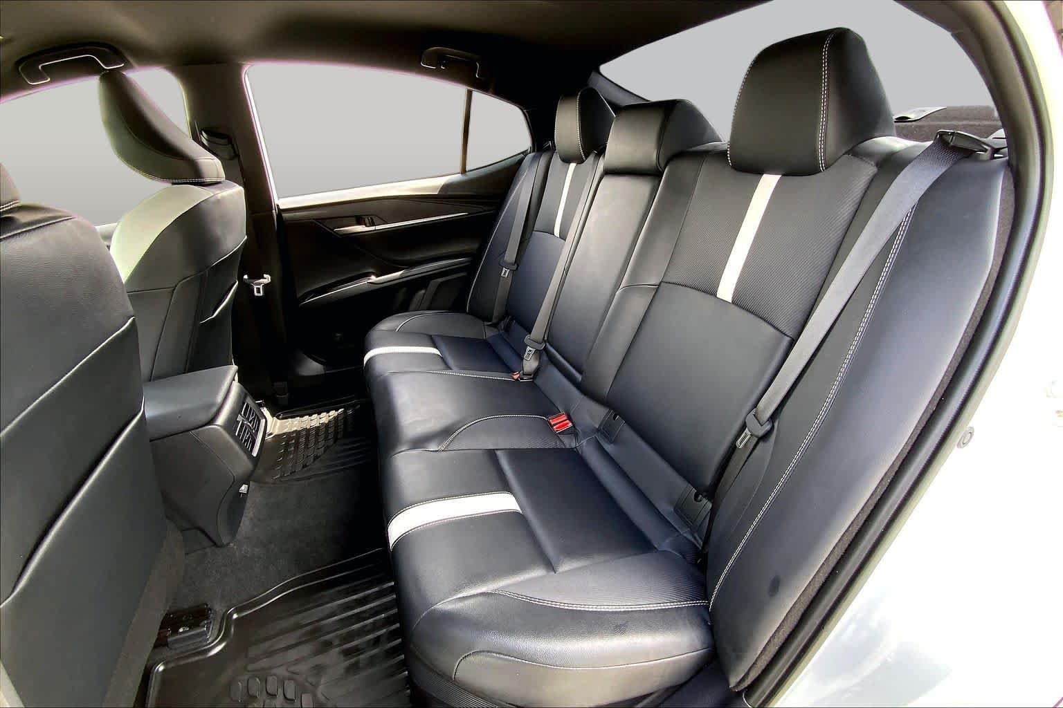 Used 2025 Ice Cap Toyota SE image 20