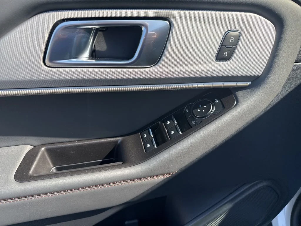 New 2026 Space White Metallic Ford Active image 32