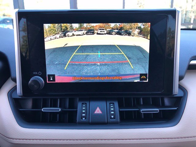 Used 2024 Pearl Toyota XLE Premium image 30