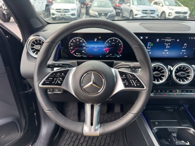 Used 2026 Night Black Mercedes-Benz GLB 250 image 7