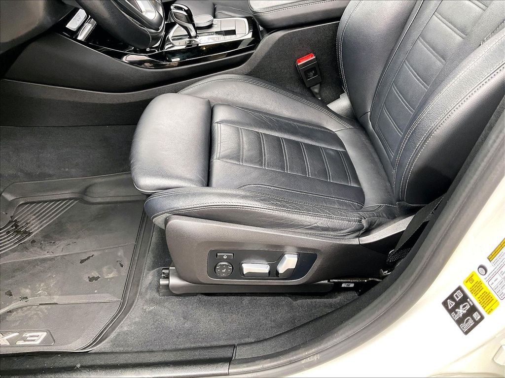 Used 2022 White BMW xDrive30i image 34