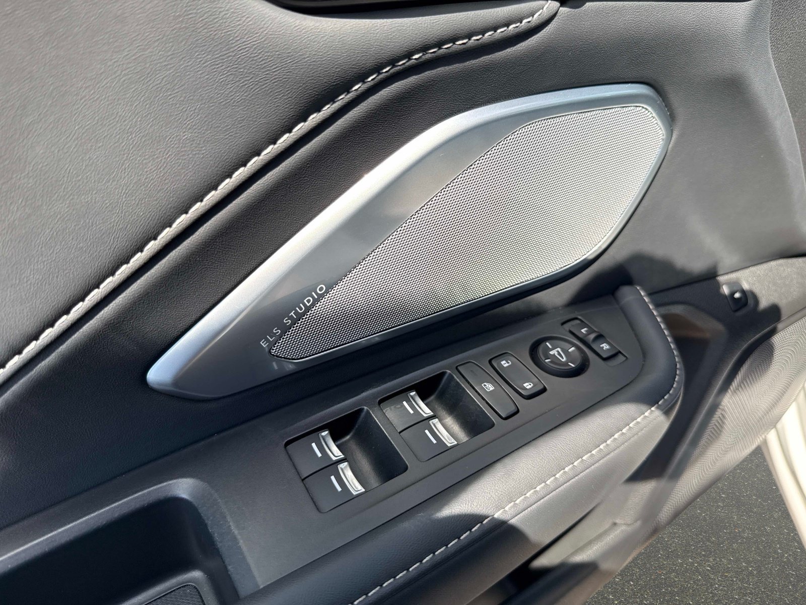 Used 2023  Acura w/Technology Package image 18