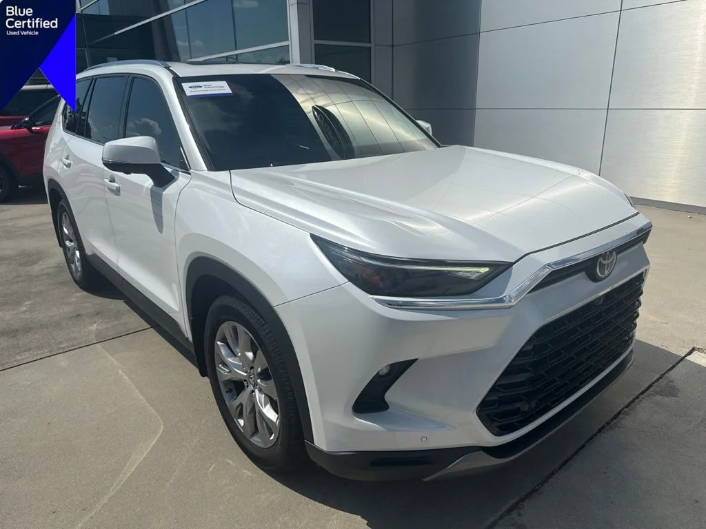 Certified Used 2024 Wind Chill Pearl Toyota Limited image 1