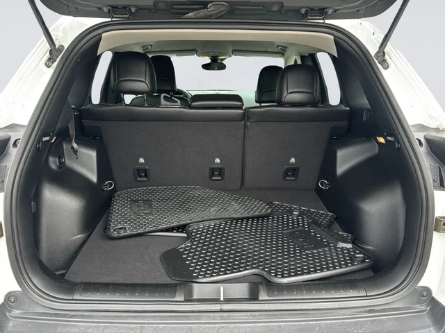 Used 2022 White Jeep Trailhawk image 33