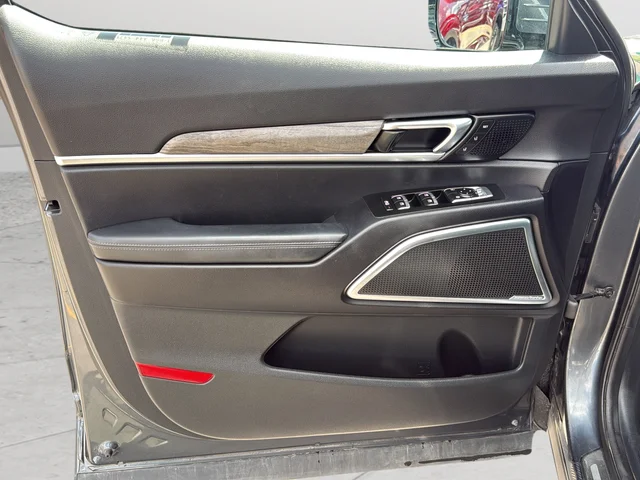 Used 2021 Gray Kia SX image 24