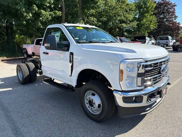 New 2026 Oxford White Ford F-350® XL image 1