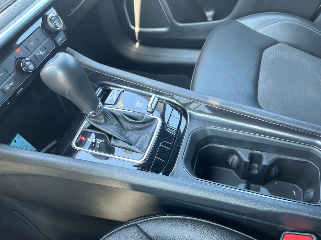 Used 2024 White Jeep Latitude image 20