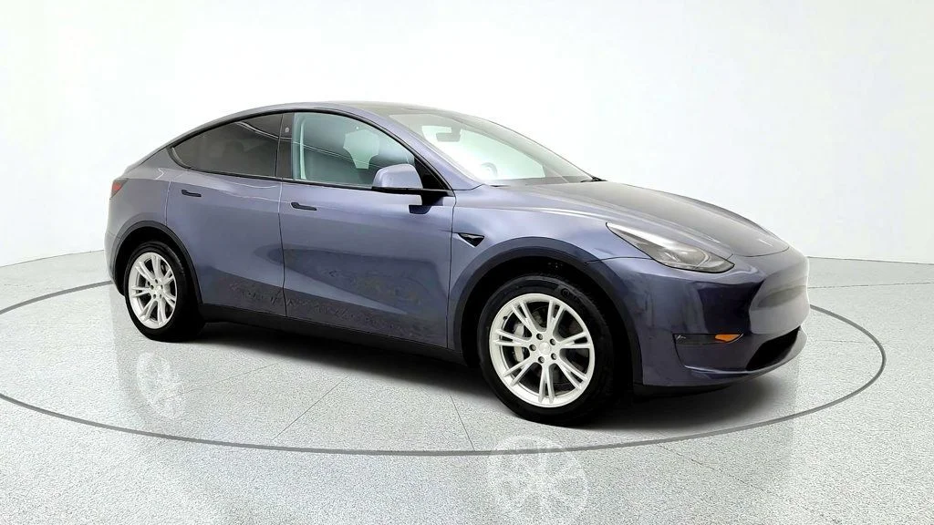 Used 2023 Midnight Silver Metallic Tesla AWD *Ltd Avail* image 3