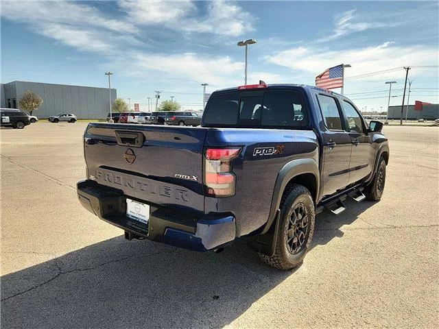 Used 2022 Blue Nissan PRO-X (A9) 4x2 Crew Cab 5 ft. box 126 in. WB image 4