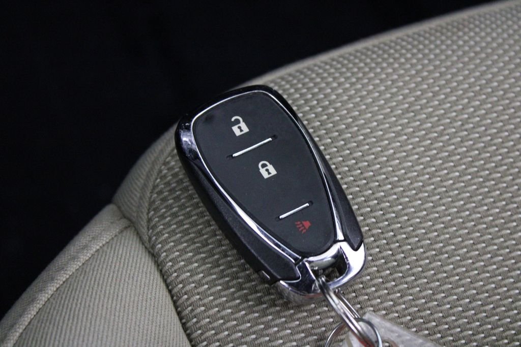 2023 Chevrolet Traverse LS - Photo 24