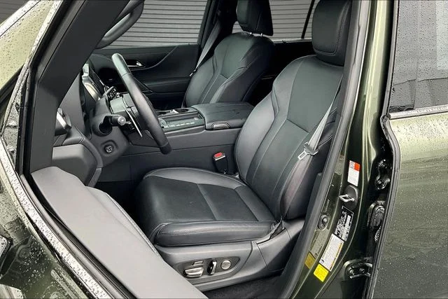 Used 2025 Green Lexus 700h Overtrail image 21