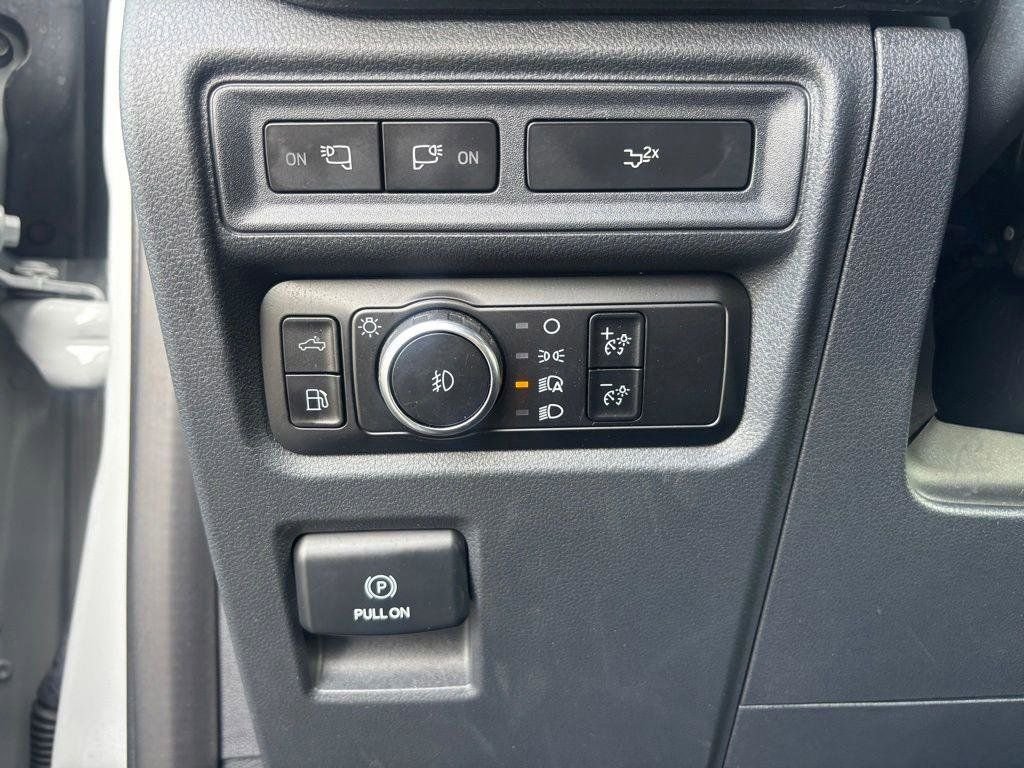 Certified Used 2023 Avalanche Ford XLT image 31