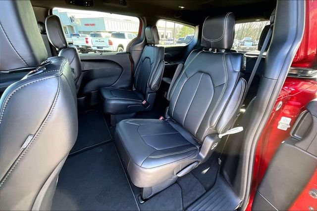 New 2026 Chrysler Pacifica Select 4D Passenger Van