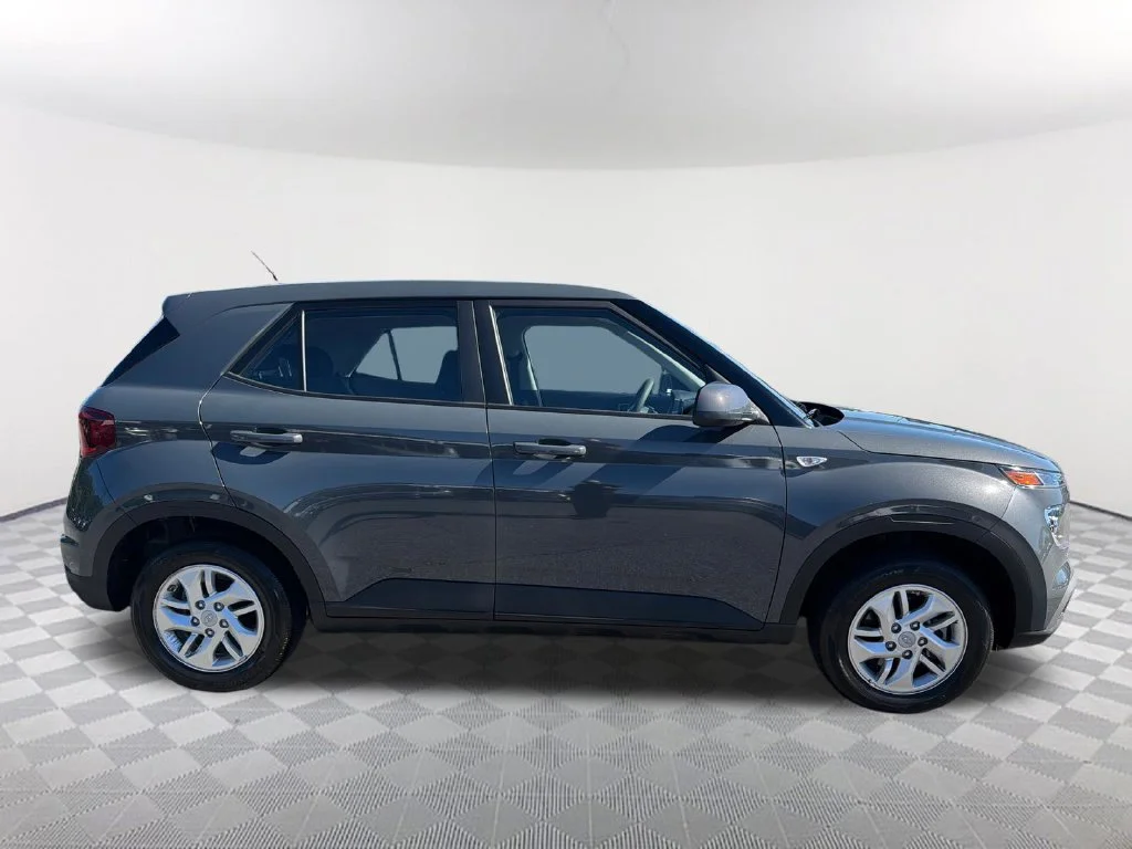 Used 2026 Gray Hyundai SE image 4