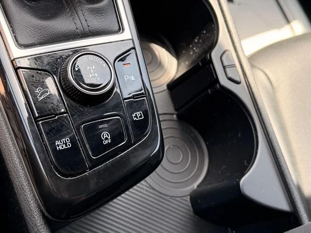 Used 2023 Green Kia X-Line image 24