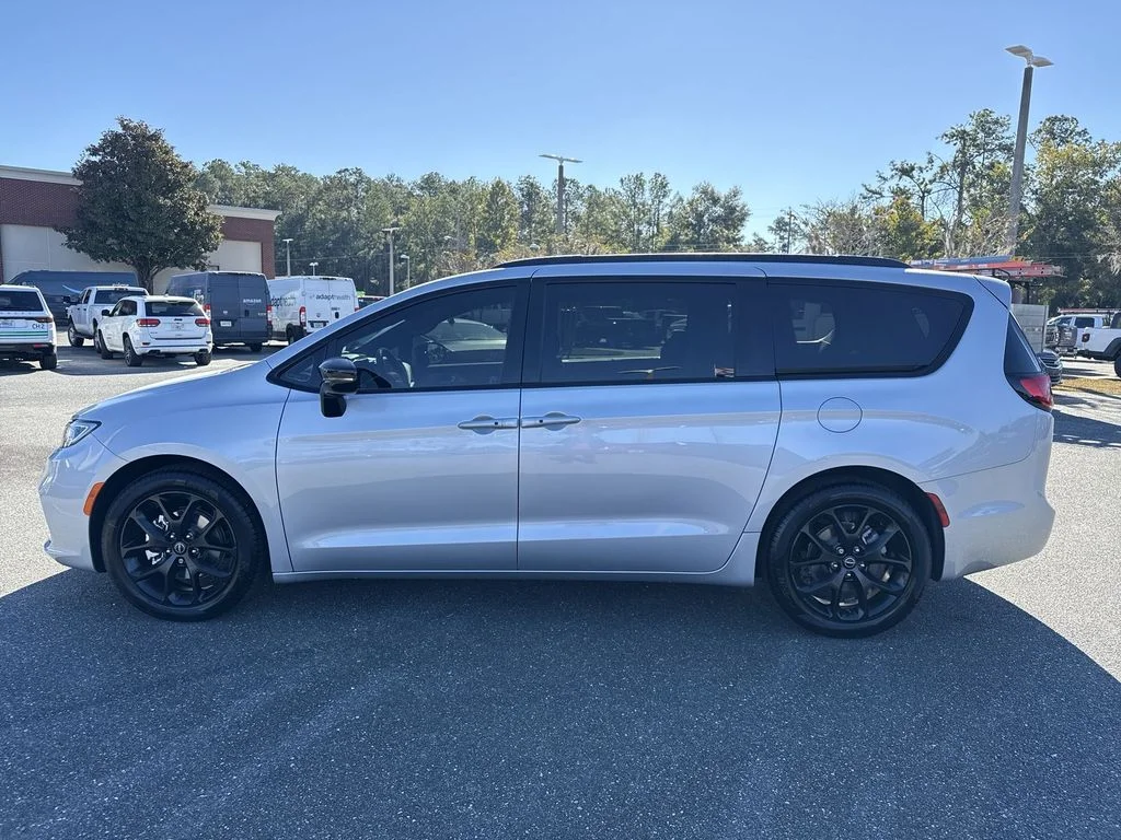 2026 Chrysler Pacifica Limited - Photo 6
