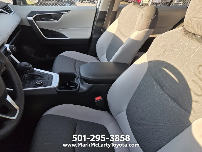 Used 2024 Ice TOYOTA XLE image 8