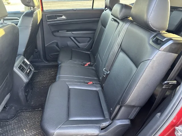 Used 2018 Red Volkswagen SEL image 33