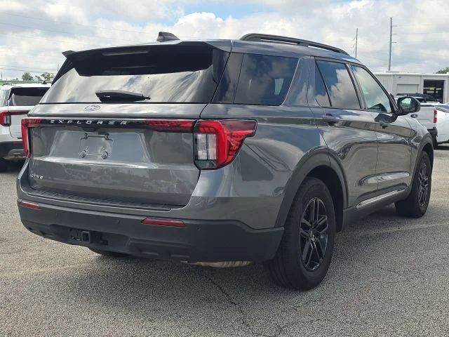 Used 2025 Gray Ford Active image 5